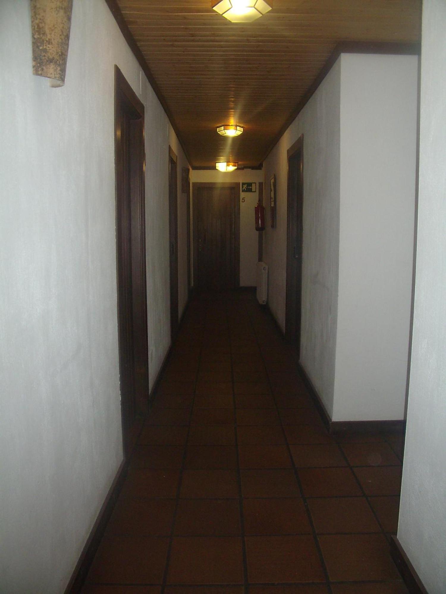Hostal Yeti Sierra Nevada Exterior photo