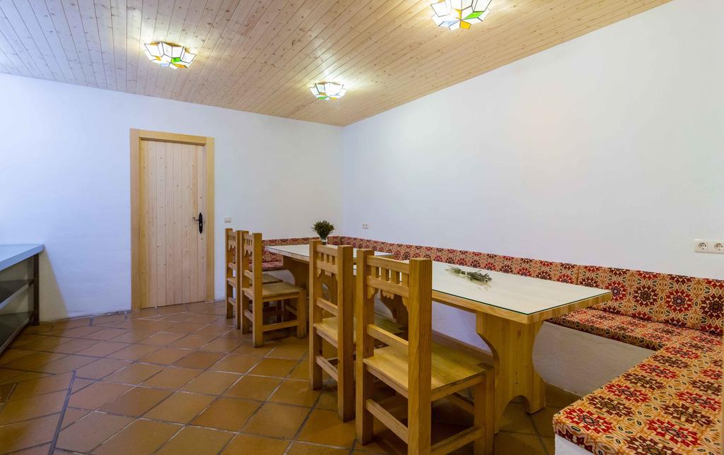 Hostal Yeti Sierra Nevada Exterior photo